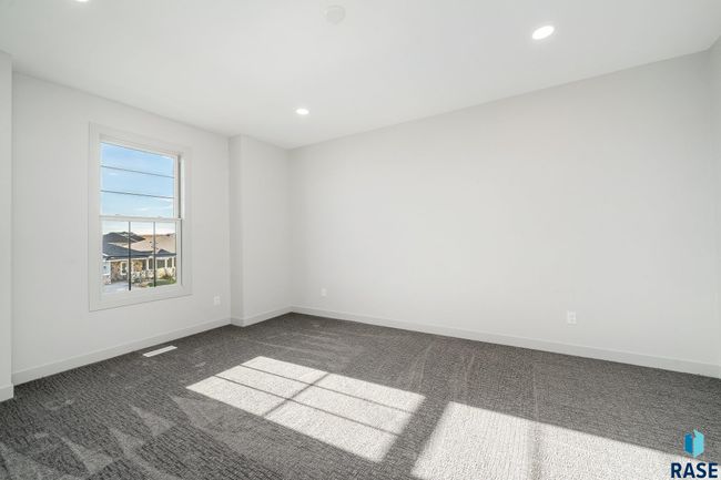 8613 W Shoreline Pl, Townhouse with 3 bedrooms, 3 bathrooms and null parking in Sioux Falls SD | Image 21