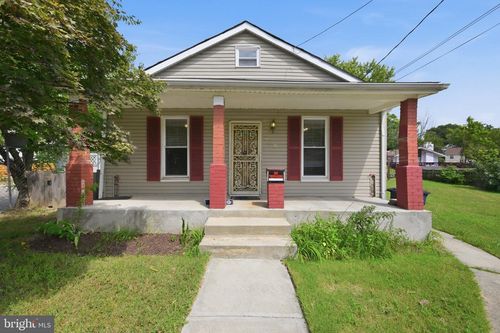 809 Eastern Ave, FAIRMOUNT HEIGHTS, MD, 20743-1307 | Card Image
