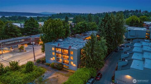 111-7323 Sand Point Way Ne, Seattle, WA, 98115-6384 | Card Image