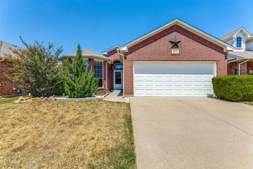 3921 Old Richwood Ln, Fort Worth, TX, 76244-5787 | Card Image
