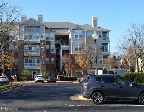 4200 Mozart Brigade Ln, FAIRFAX, VA, 22033-3968 | Card Image