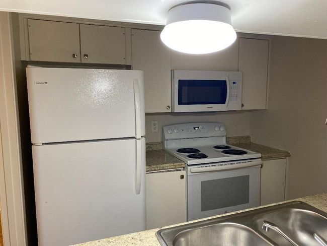 APT-154 - 4859 Cedar Springs Rd, Condo with 2 bedrooms, 1 bathrooms and null parking in Dallas TX | Image 5