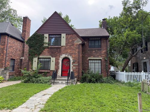 20445 Briarcliff Rd, Detroit, MI, 48221-1327 | Card Image