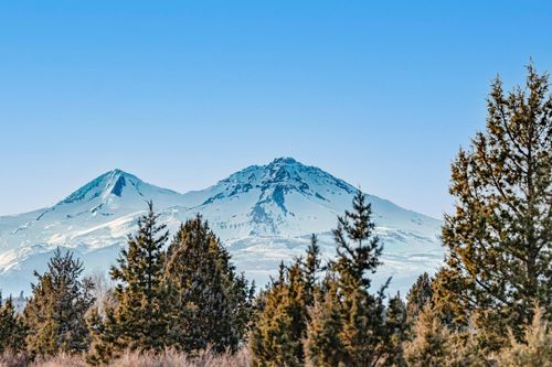 66830 Central St, Bend, OR, 97703-9116 | Card Image