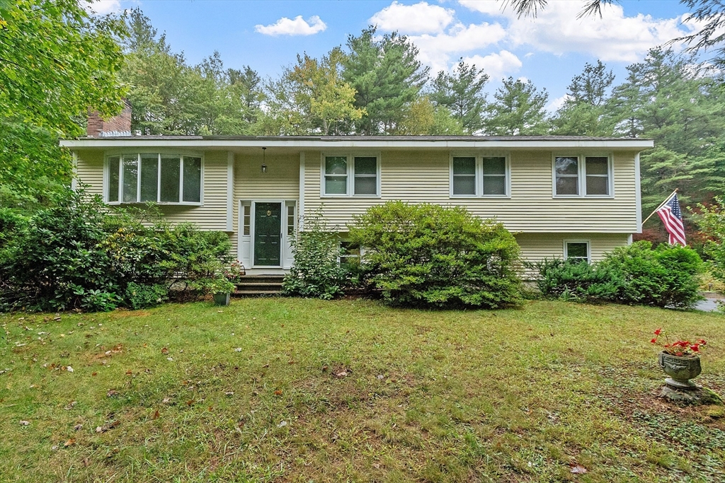 Pikes Hill Rd, Sterling, MA 01564