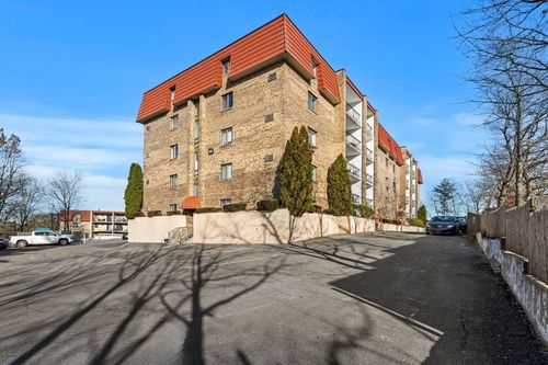 apt-e6-159 Franklin St, Stoneham, MA, 02180-1529 | Card Image