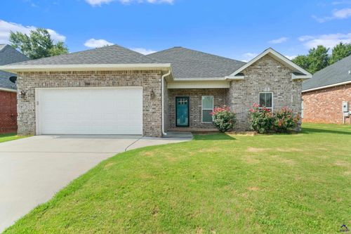 208 Asbell Way, Centerville, GA, 31028-3100 | Card Image