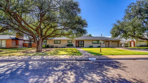 2003 Community Ln, Midland, TX, 79701-4015 | Card Image