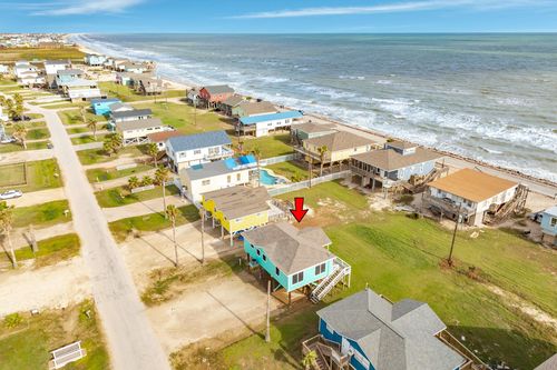 411 Seashell Dr, Surfside Beach, TX, 77541-9362 | Card Image