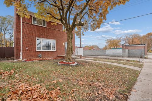 16891 Avon Ave, Detroit, MI, 48219-4142 | Card Image
