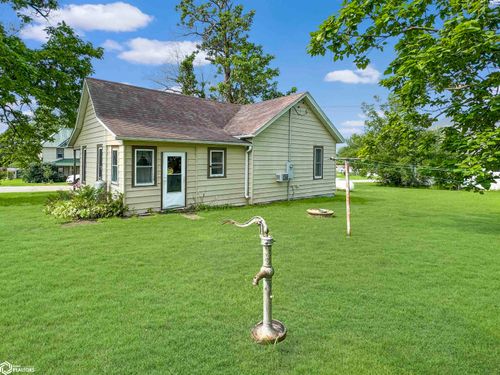 211 2nd St, Clutier, IA, 52217-9796 | Card Image