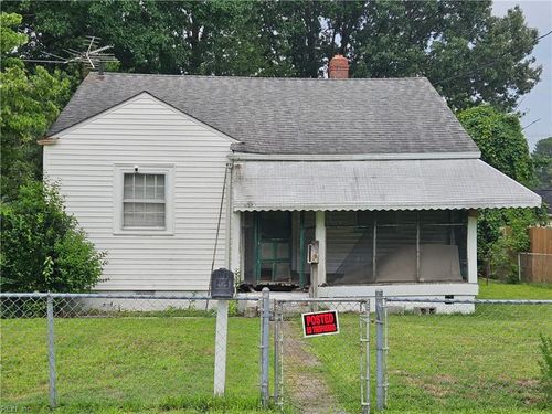 4 Tyron Pl, Portsmouth, VA, 23702-3116 | Card Image