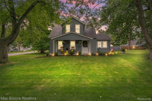 3705 Sancroft Ave, West Bloomfield, MI, 48324-2658 | Card Image