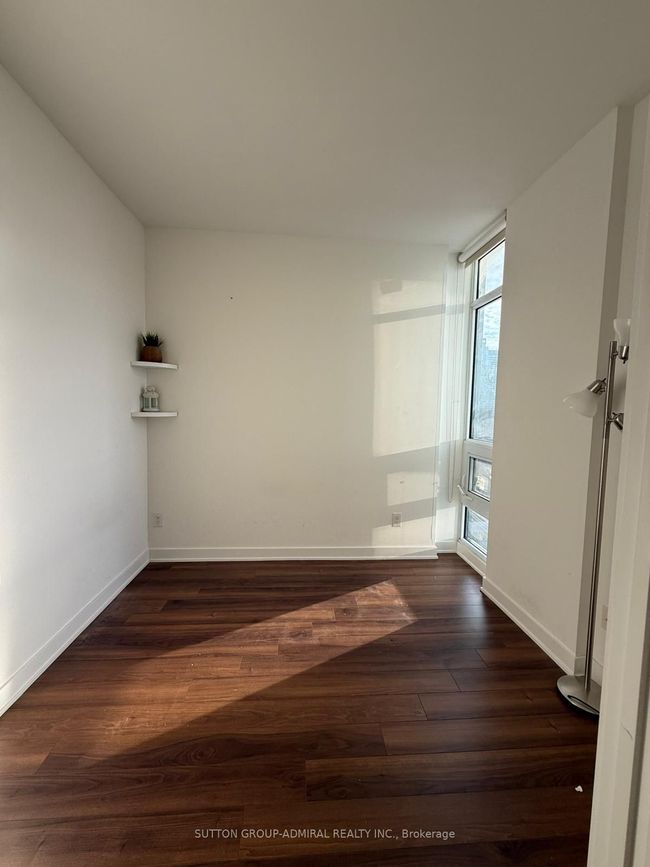 1611 - 210 Simcoe St, Condo with 2 bedrooms, 1 bathrooms and null parking in Toronto ON | Image 20