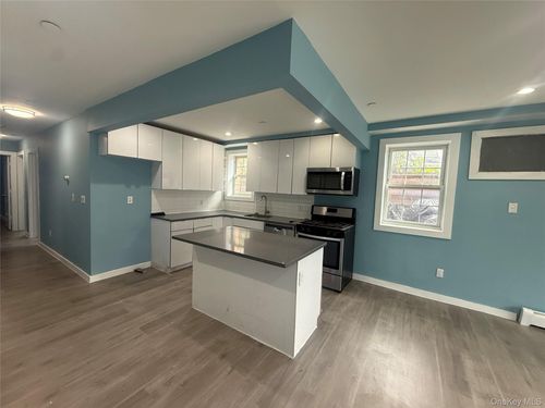 fl-1-18827 Woodhull Ave, Hollis, NY, 11423-2824 | Card Image