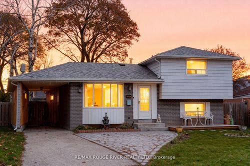 1277 Trellis Crt, Pickering, ON, L1W1J2 | Card Image