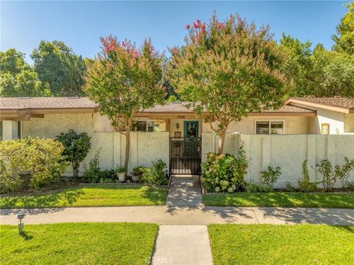 19368 Avenue Of The Oaks, Newhall, CA, 91321 | Card Image