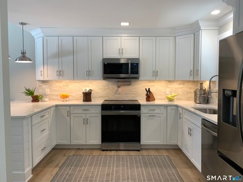 a-400 Heritage Vlg, Southbury, CT, 06488-1722 | Card Image