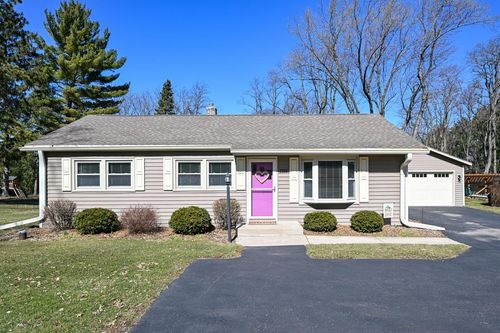 1213 Main Street, Delafield, WI, 53018 | Card Image