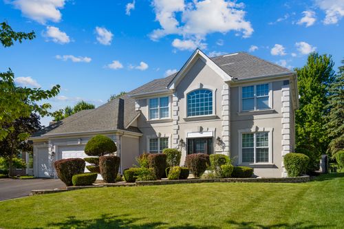 26W286 Pinehurst Dr, Winfield, IL, 60190-2328 | Card Image