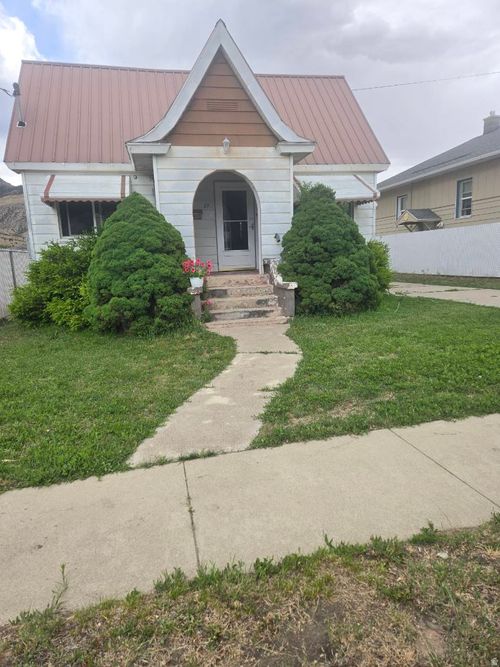 27 Bryner St, Helper, UT, 84526-1019 | Card Image