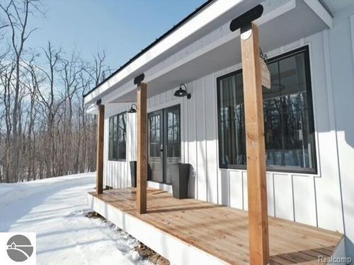 4037 S Pleasantview Rd, Harbor Springs, MI, 49740-8725 | Card Image