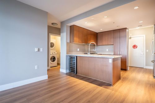 1209-1155 The High St, Coquitlam, BC, V3B7W4 | Card Image