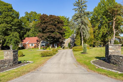 404 Gretna Rd, Hyde Park, NY, 12538-2749 | Card Image