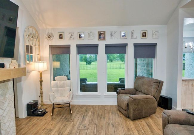 455 Green Meadows Dr, House other with 4 bedrooms, 3 bathrooms and 3 parking in West Columbia TX | Image 6