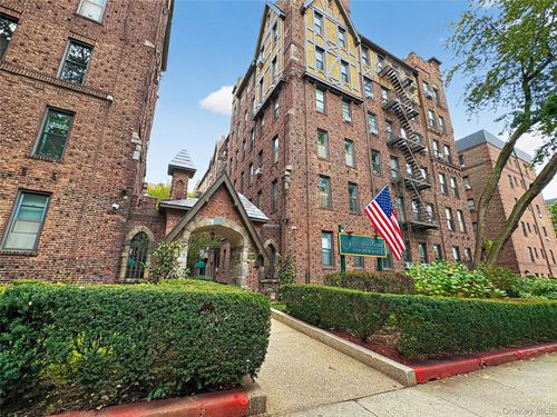 6k-83-15 116th St, Richmond Hill, NY, 11418-2269 | Card Image