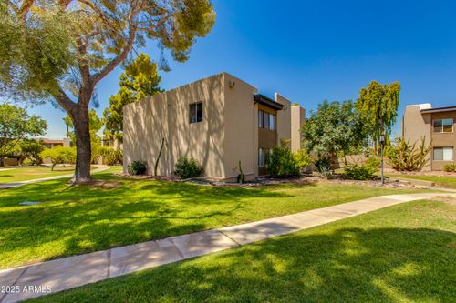 41-4201 E Camelback Rd, Phoenix, AZ, 85018-2731 | Card Image