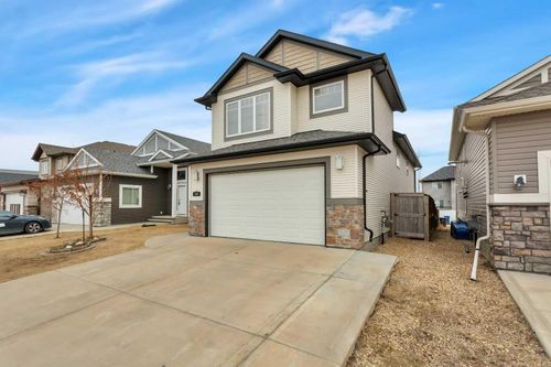 138 Voisin Close, Red Deer, AB, T4R0N1 | Card Image