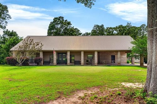 143 Balmoral Dr, Poplarville, MS, 39470-3327 | Card Image