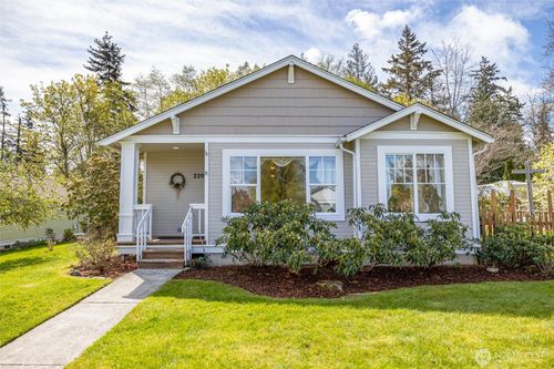 2209 26th St, Anacortes, WA, 98221-2481 | Card Image