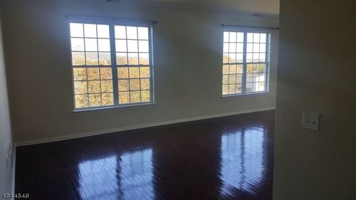 33 Conover Ter, LEBANON, NJ, 08833-2180 | Card Image
