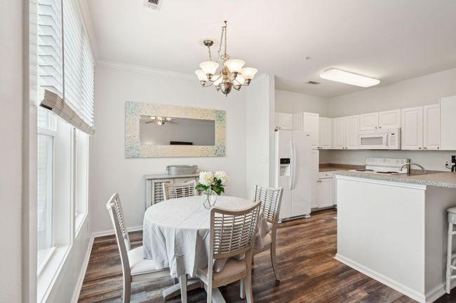 Eat-in-Kitchen | Image 8