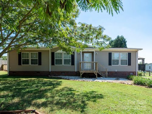 107 White Ridge Ln, Cleveland, NC, 27013-8718 | Card Image