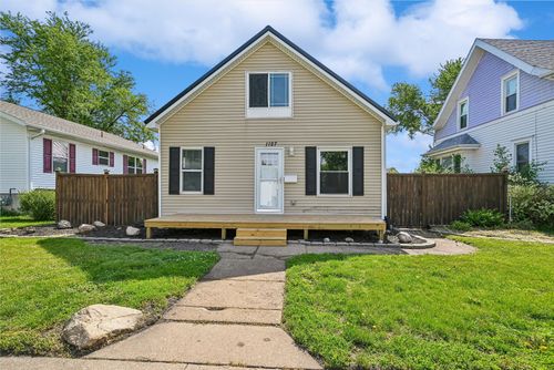 1127 10th St Nw, Cedar Rapids, IA, 52405-2411 | Card Image