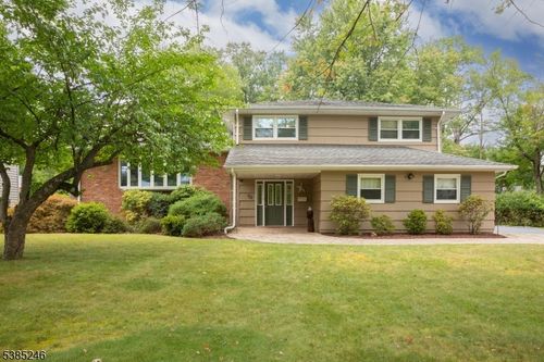 37 Dalewood Rd, West Caldwell, NJ, 07006-8237 | Card Image