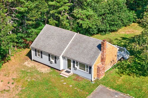 39 Kerrywood Dr, East Falmouth, MA, 02536-5151 | Card Image