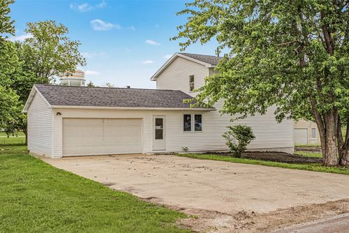 325 N Locust St, Madrid, IA, 50156-1063 | Card Image