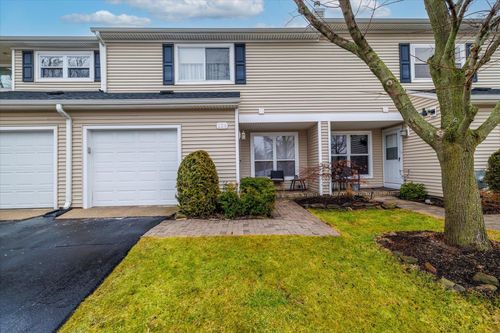 unit-126-100 Baker Ct, Island Park, NY, 11558-2273 | Card Image