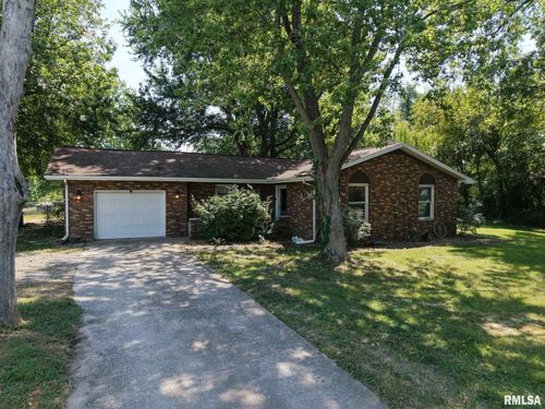 208 N Brown St, Benton, IL, 62812-3603 | Card Image