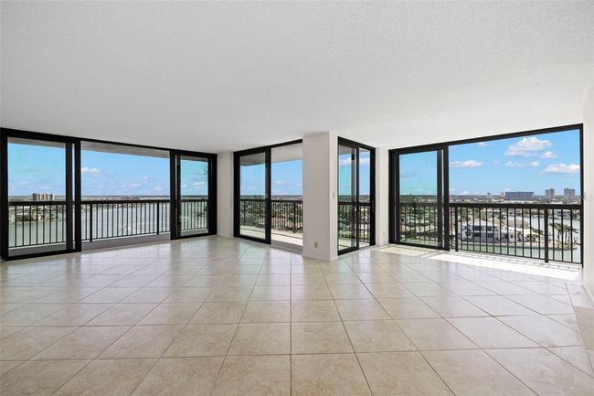 Living Room | Image 11