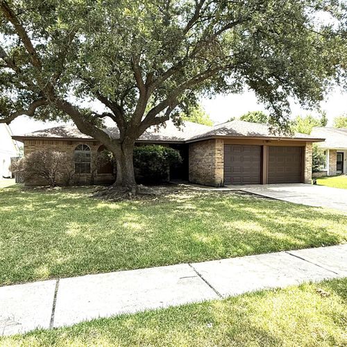 13611 Splintered Oak Dr, Houston, TX, 77065-3718 | Card Image