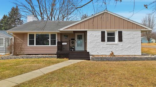 923 Institute Blvd, Dixon, IL, 61021-1319 | Card Image