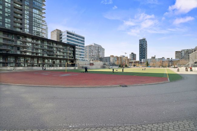 1414 - 70 Roehampton Ave, Condo with 2 bedrooms, 2 bathrooms and 1 parking in Toronto ON | Image 26