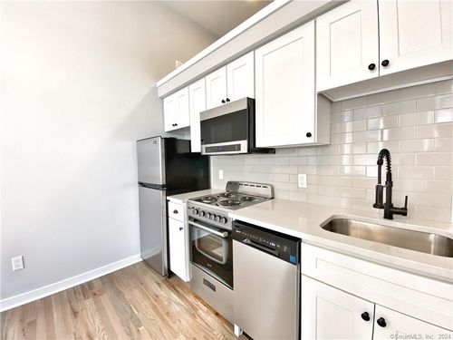9-39 Wall St, Norwalk, CT, 06850-3437 | Card Image