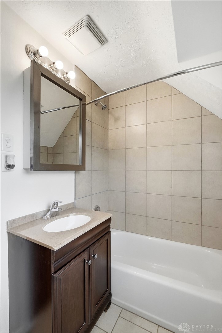 Residential in Oakwood 4