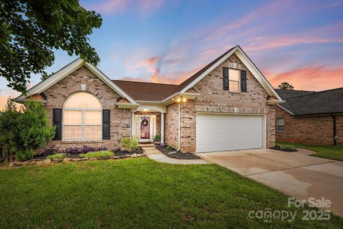 3327 Flagler Cir, Midland, NC, 28107-7803 | Card Image